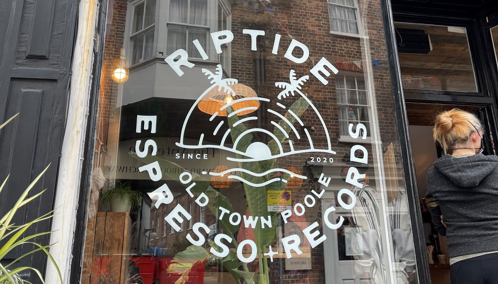 Riptide Espressoe logo vinyl on the shops windows